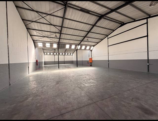 660M² WAREHOUSE TO LET IN PAROW INDUSTRIAL